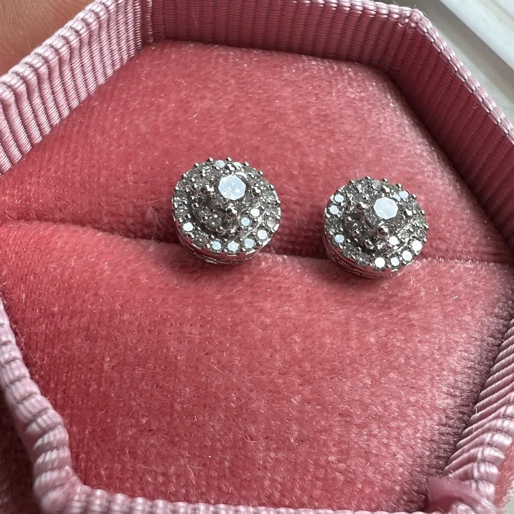 10K White Gold Diamond Clusters Earrings - Picture 4 of 6